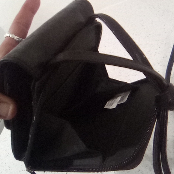 Faux Leather Cross Body Wallet Pebbled Look - Picture 11 of 16